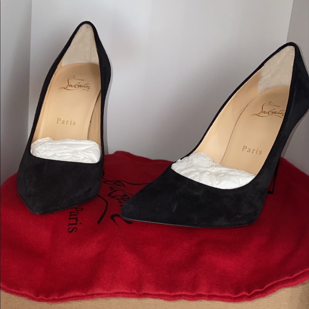Black suede Louboutin‘s